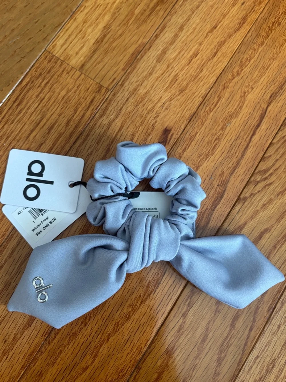 ALO Yoga Airlift Rhythm Scrunchie - Winter Frost